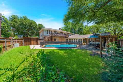 501 Tanglewood Drive S, Irving, TX 75061