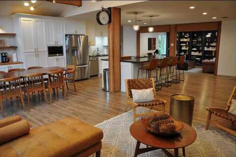 8900 Valley Brook Circle, Woodway, TX 76712