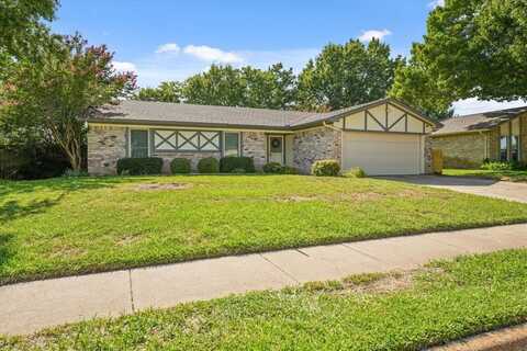 2917 Highgate Lane, Bedford, TX 76021