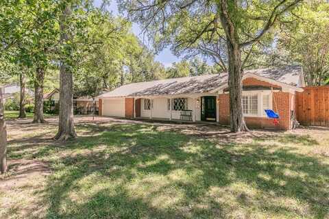 3215 Spanish Oak Drive, Fort Worth, TX 76109