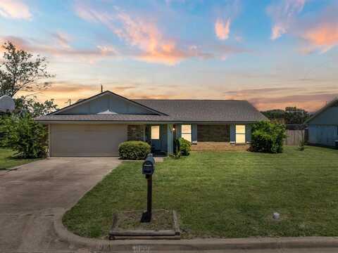 930 Vail Highlands Drive, Hewitt, TX 76643