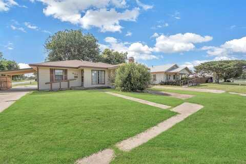 901 N N. Michigan Avenue, Mangum, OK 73554