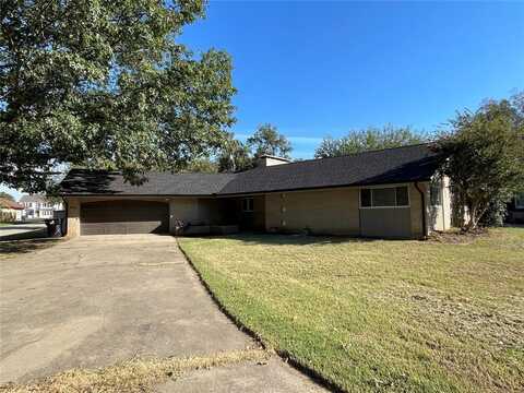 600 Diamond Street, Holdenville, OK 74848