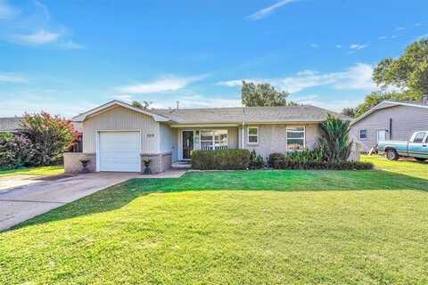 309 S 24th Street, Clinton, OK 73601