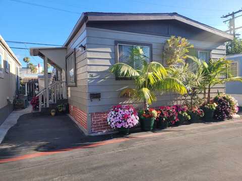 525 Fairfax Dr, Costa Mesa, CA 92627