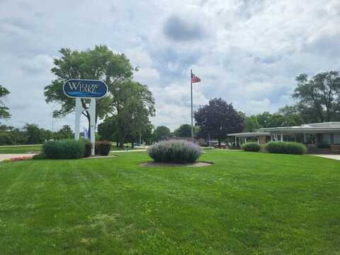 72 Parkwood Road, #464, Elgin, IL 60123