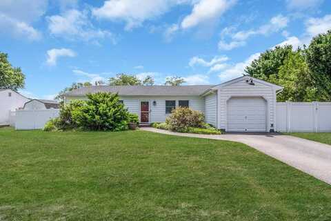 89 Rustic Avenue, Medford, NY 11763