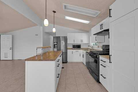 1212 H Street, Ramona, CA 92065