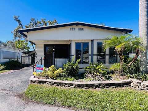 5100 Caruso Rd, Bradenton, FL 34203
