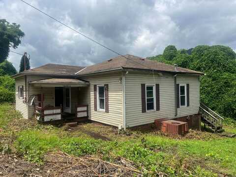 1408 Fayette Pike, Montgomery, WV 25136
