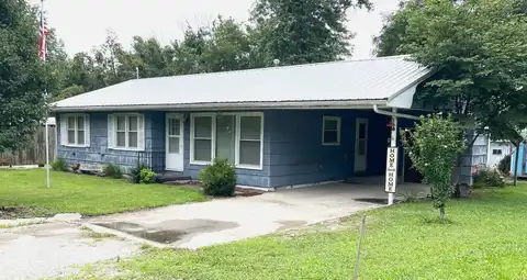 208 North Ash Street, Keytesville, MO 65261