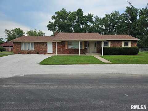 727 JOHNSON Street, Carlinville, IL 62626