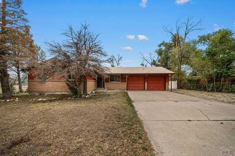 11 MacNaughton Rd, Pueblo, CO 81001