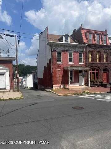 622 Mahantongo St, Street, Pottsville, PA 17901