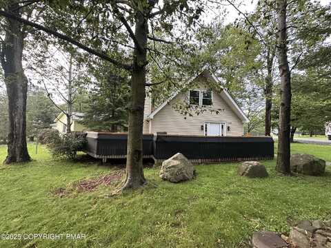 838 Country Place Drive, Tobyhanna, PA 18466