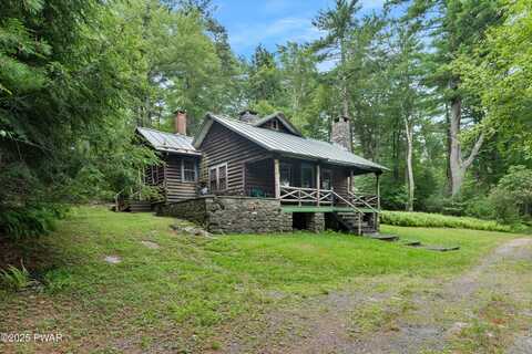 121 Nyce Road, Dingmans Ferry, PA 18328