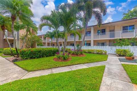7447 N Devon Dr, Tamarac, FL 33321