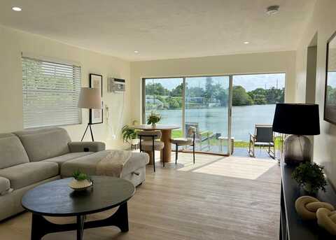 5800 N Farragut Dr, Hollywood, FL 33021
