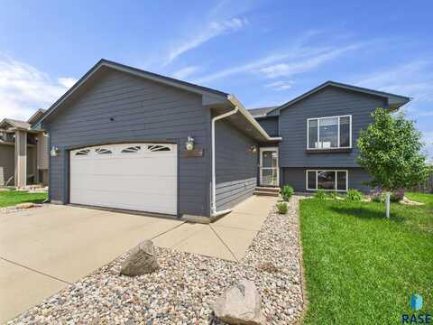3920 S Stanford Ave, Sioux Falls, SD 57106