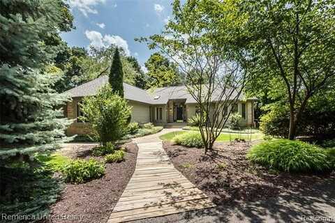 37188 Chickadee Lane, Farmington Hills, MI 48335