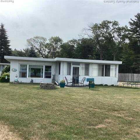 6024 Port Austin Road, Caseville, MI 48725