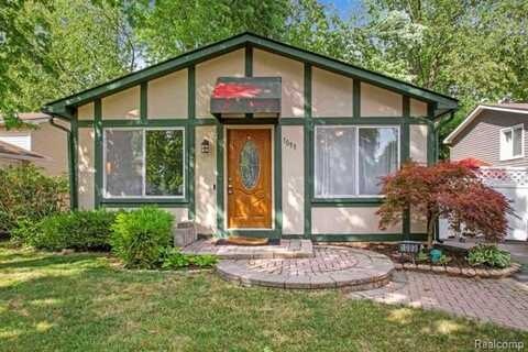 1093 Hendricks Way, Waterford, MI 48328