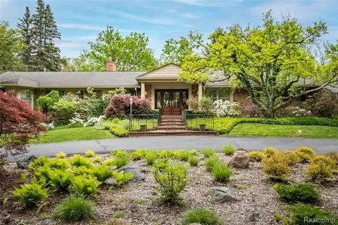 645 Lone Pine Road, Bloomfield Hills, MI 48304