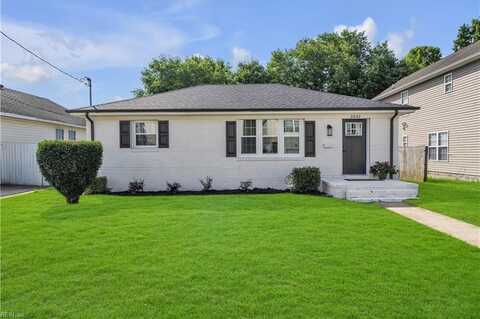 2042 Stonehurst Street, Chesapeake, VA 23324