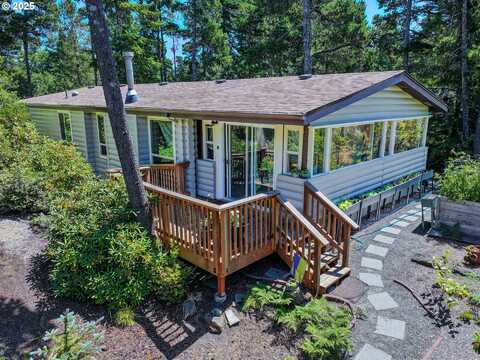 221 MUNSEL CREEK LOOP, Florence, OR 97439