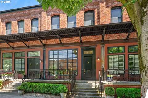 616 NW 11TH AVE, Portland, OR 97209