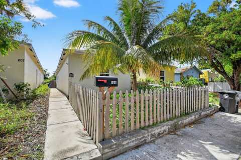 609 N F Street N, Lake Worth, FL 33460