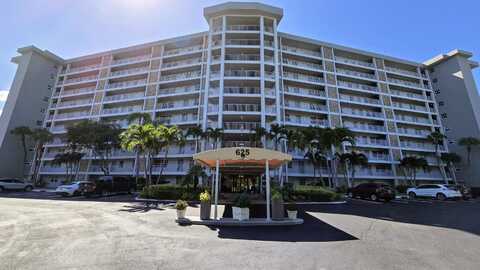 625 Oaks Drive, Pompano Beach, FL 33069