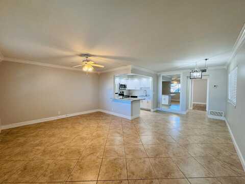 602 Saxony M, Delray Beach, FL 33446