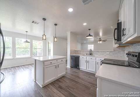 6748 Wayman Ridge, Live Oak, TX 78233
