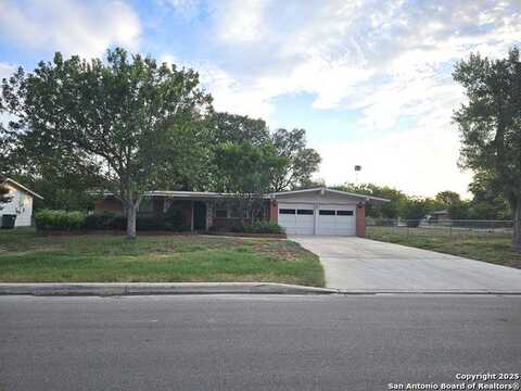 201 Trudy Ln, Universal City, TX 78148