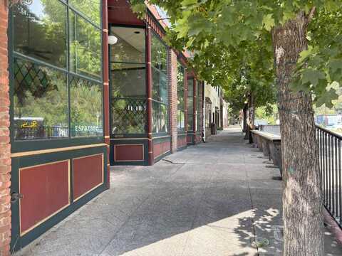 5841 Sacramento Ave, Dunsmuir, CA 96025