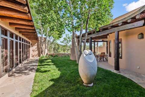 1863 Camino De Cruz Blanca, Santa Fe, NM 87505