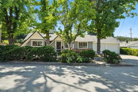1610 Pleasant Street, Redding, CA 96001