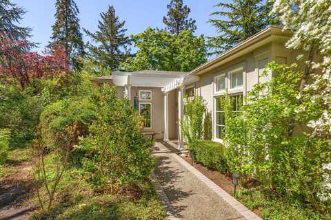 575 Auburn Street, Ashland, OR 97520