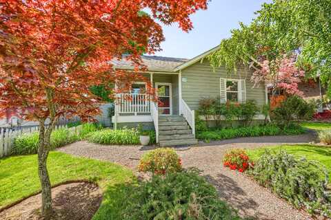 574 E Main Street, Ashland, OR 97520