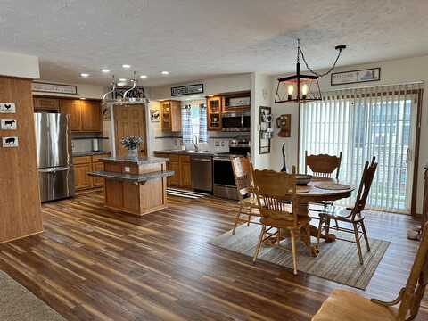 19591 Glenwood Court, Gibraltar, MI 48173