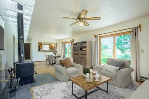 128 Dona Ana, Taos, NM 87571