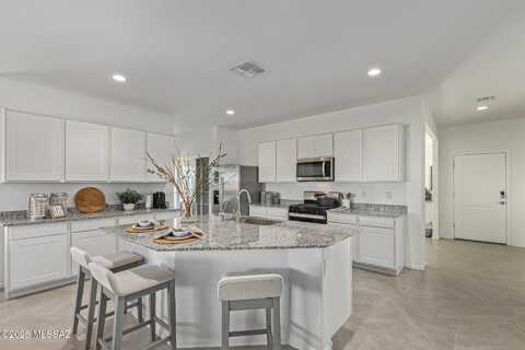 1064 S Chatfield Avenue, Vail, AZ 85641