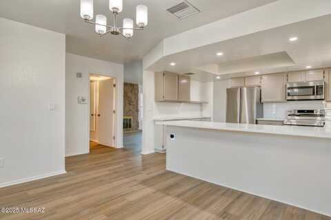 4642 N Edgebrooke Place, Tucson, AZ 85705