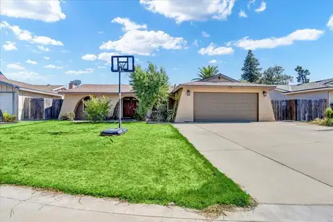 2743 W Sunnyside Avenue, Visalia, CA 93277