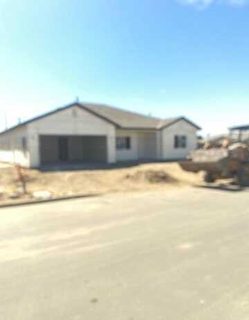 1125 S Ohio Place E, Porterville, CA 93257