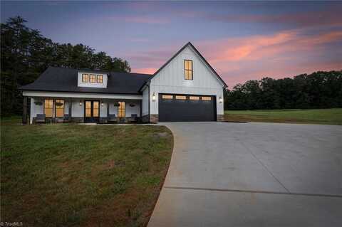 631 Hauser Road, Pinnacle, NC 27043