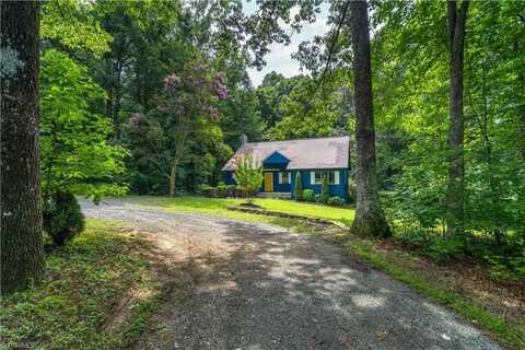 7800 Dennis Road, Walnut Cove, NC 27052