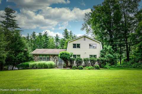 94 Tanglewood Road, West Hurley, NY 12491