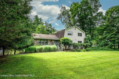 94 Tanglewood Road, West Hurley, NY 12491